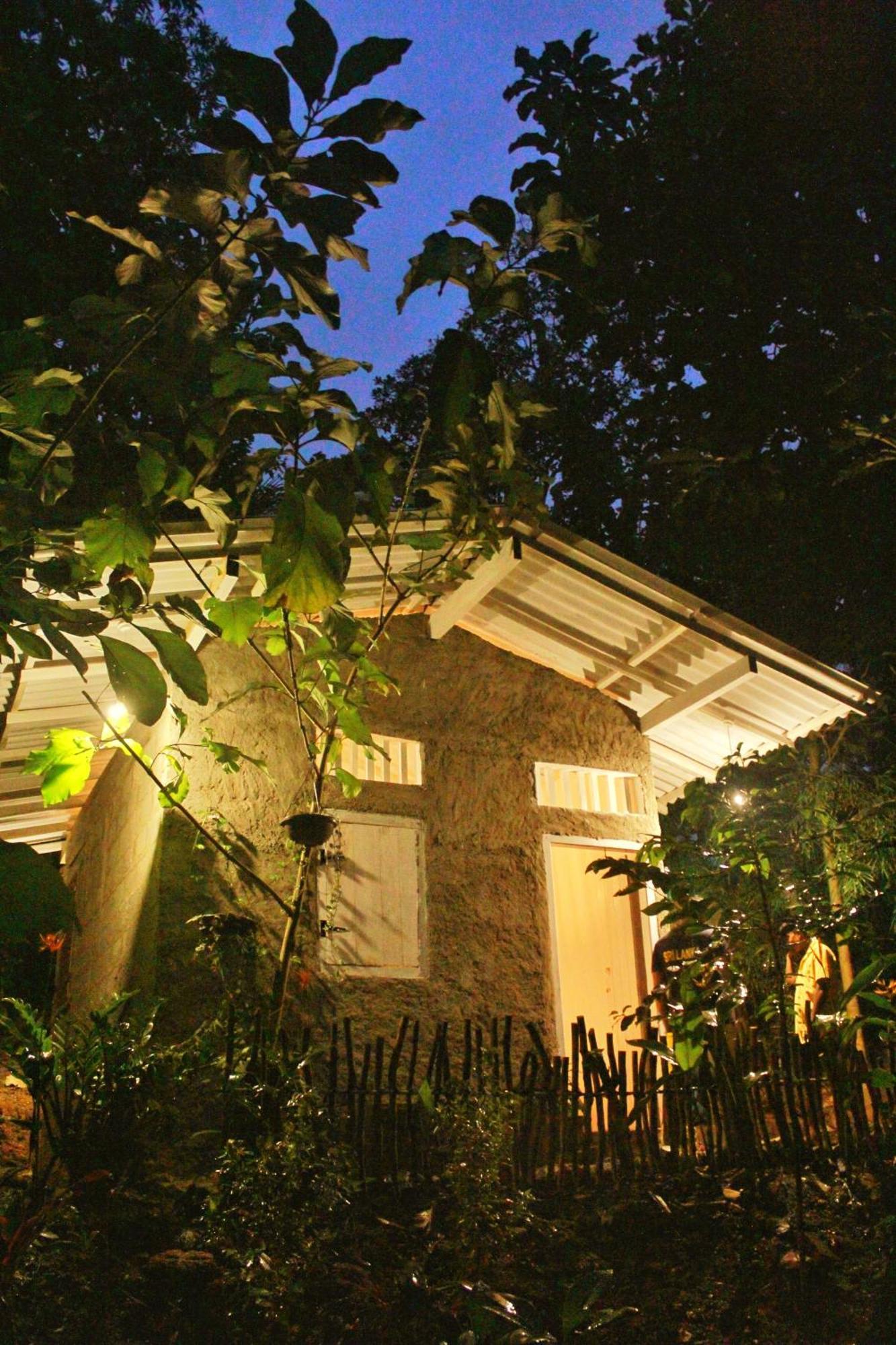 Linu Homestay Dikwella Exteriör bild